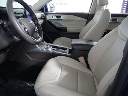 Used 2022 Ford Explorer Platinum w/ Equipment Group 601A AWD/4WD image 15