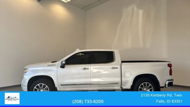 Used 2024 Chevrolet Silverado 1500 High Country w/ Technology Package AWD/4WD image 4
