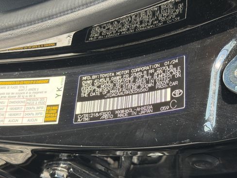 Certified 2024 Toyota Prius LE FWD image 31