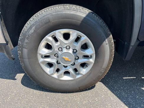 Used 2023 Chevrolet Silverado 3500 LT w/ Convenience Package AWD/4WD image 27