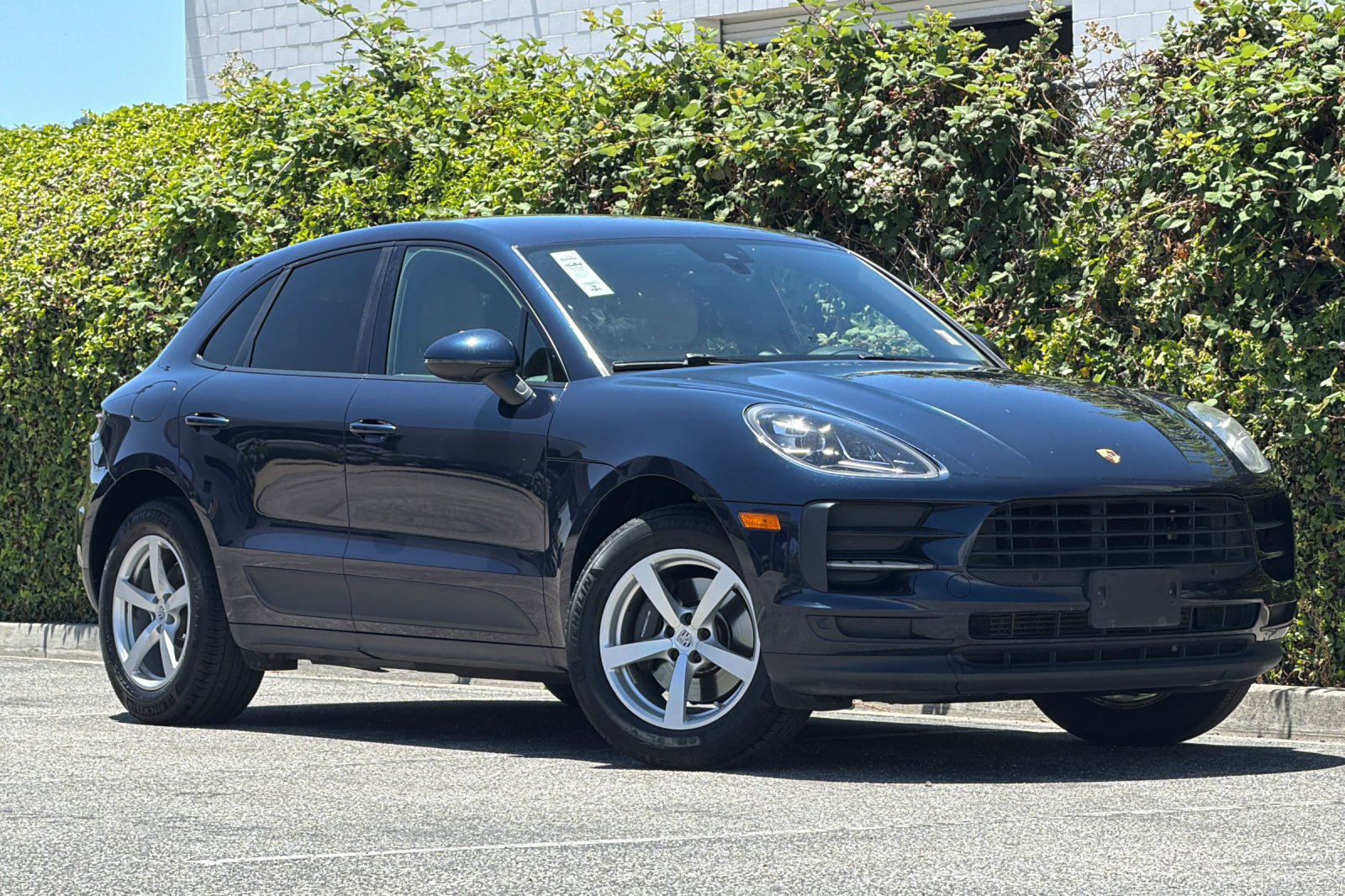 Used 2019 Porsche Macan AWD/4WD image 2