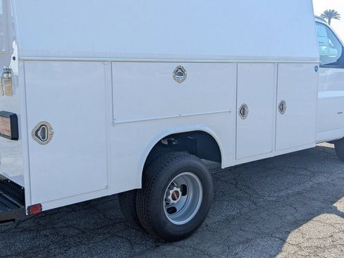 New 2026 GMC Savana 3500 w/ Power Convenience Package RWD image 15