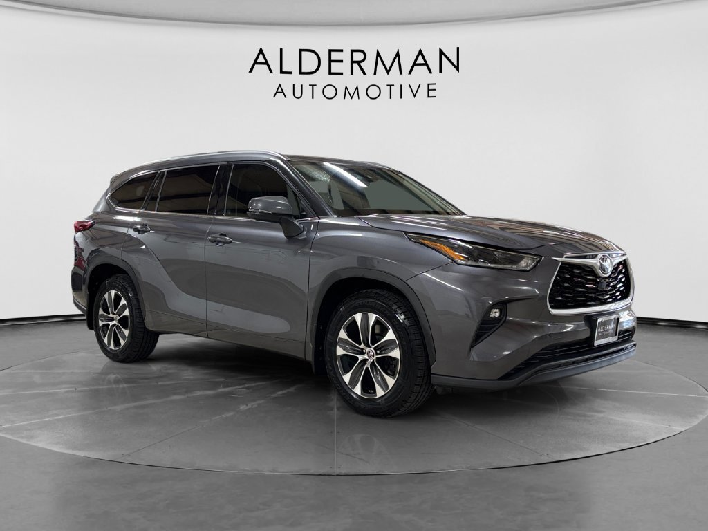 Used 2021 Toyota Highlander XLE FWD image 7