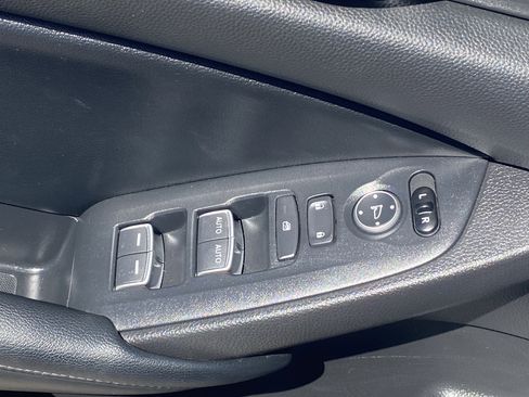 Used 2018 Honda Accord LX image 19