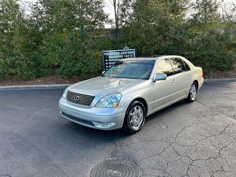 Used 2001 Lexus LS 430 image 3