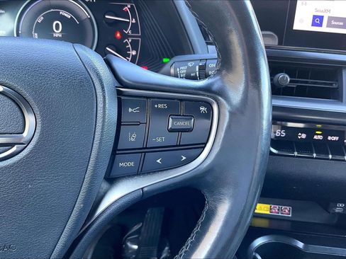 Used 2024 Lexus UX 250h FWD image 23