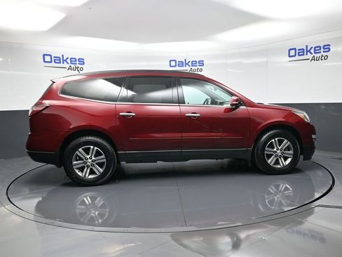 Used 2016 Chevrolet Traverse LT image 9
