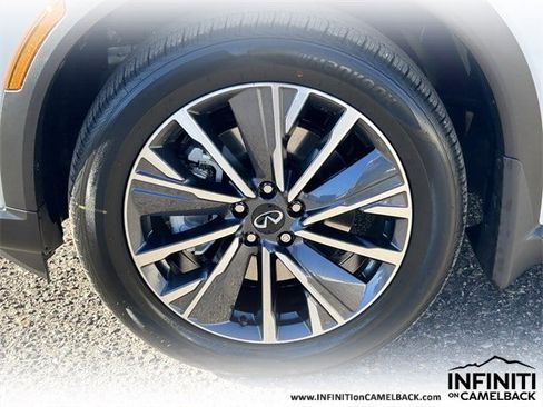 New 2026 INFINITI QX60 Luxe image 11