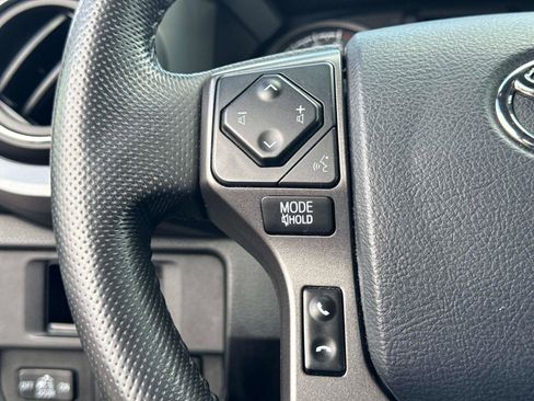 Used 2018 Toyota Tacoma TRD Sport AWD/4WD image 27