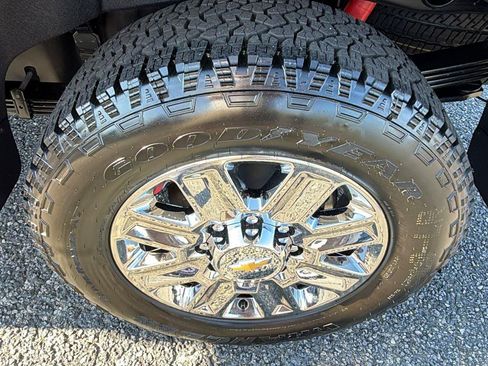 New 2026 Chevrolet Silverado 2500 High Country w/ High Country Premium Package AWD/4WD image 13