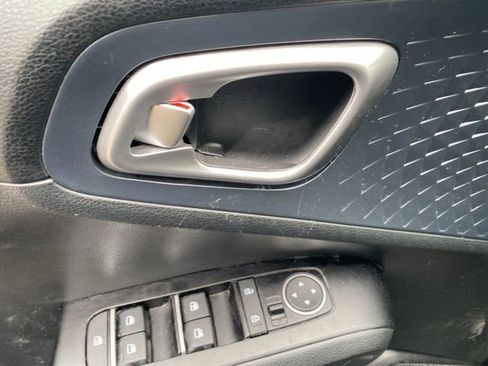 Used 2023 Kia Soul EX FWD image 12