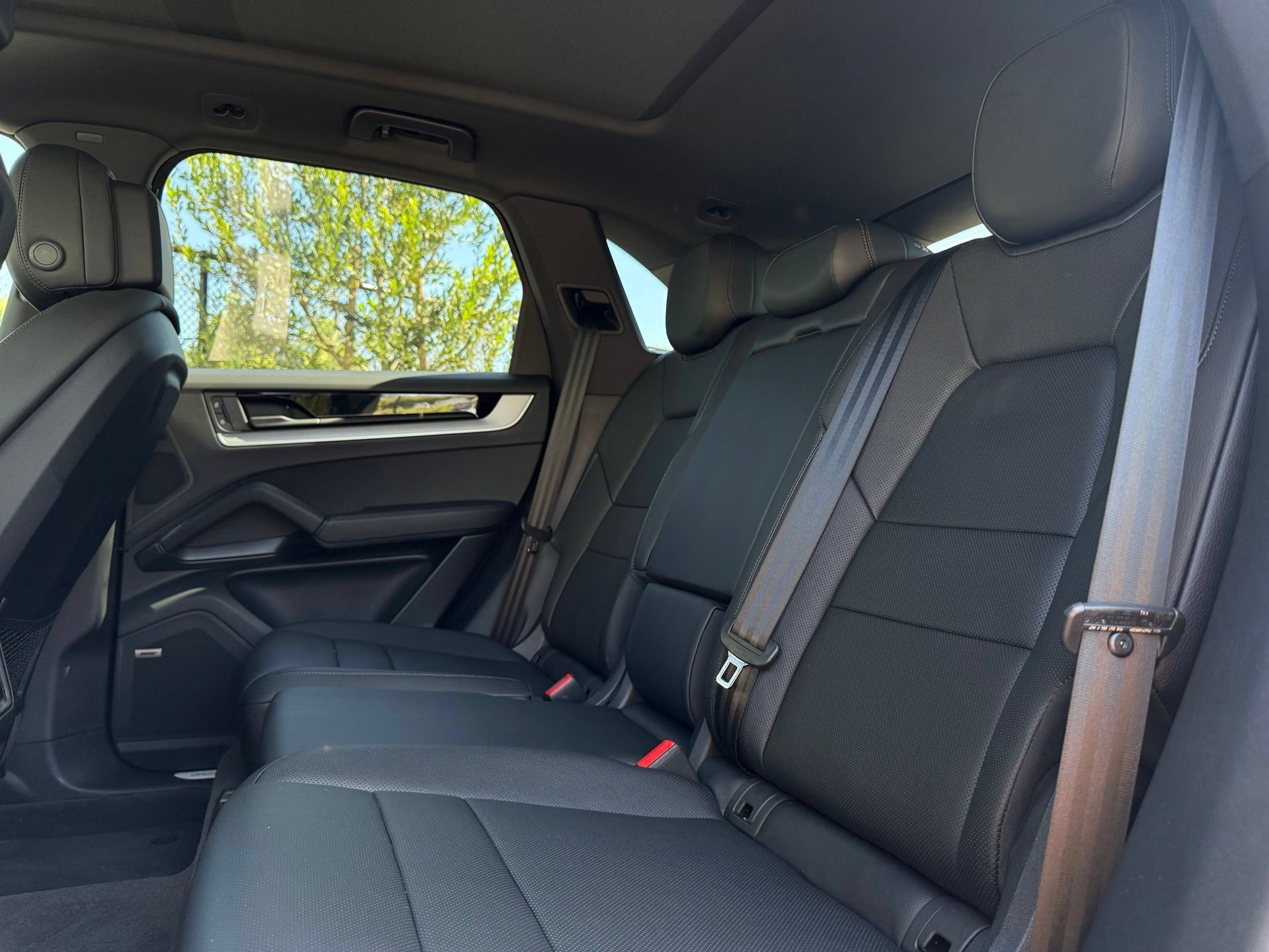 Certified 2026 Porsche Cayenne E-Hybrid AWD/4WD image 29