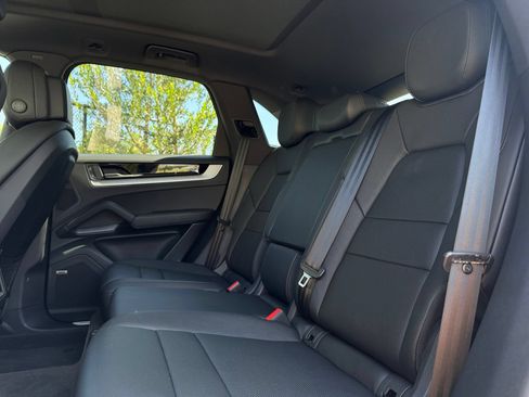 Certified 2026 Porsche Cayenne E-Hybrid AWD/4WD image 29