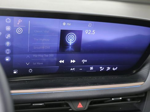 Used 2025 Buick Envision Sport Touring image 11