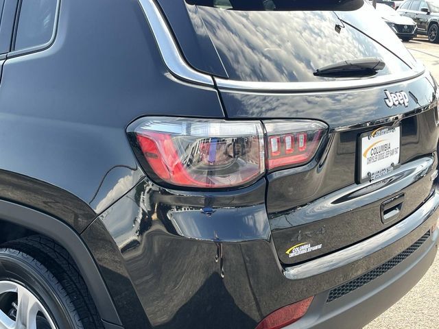 Used 2024 Jeep Compass Latitude AWD/4WD image 12