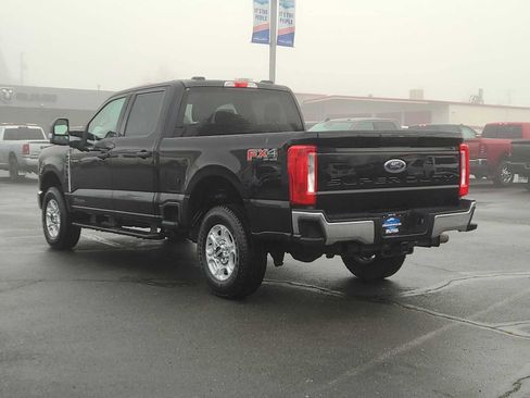 Used 2025 Ford F250 XLT w/ FX4 Off-Road Package image 12