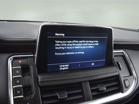 Used 2021 Chevrolet Tahoe Z71 w/ Z71 Signature Package image 18