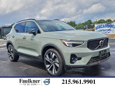 Used 2023 Volvo XC40 B5 Plus w/ Protection Package Premier AWD/4WD image 1