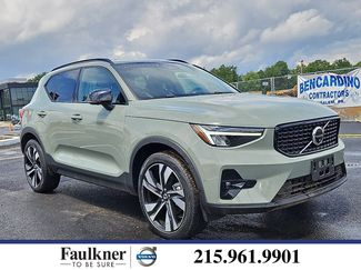 Used 2023 Volvo XC40 B5 Plus w/ Protection Package Premier AWD/4WD video 1