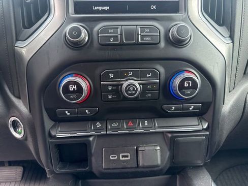 Used 2021 Chevrolet Silverado 1500 LT Trail Boss w/ LPO, Dark Essentials Package AWD/4WD image 12