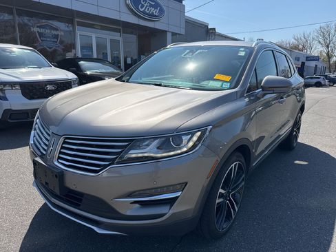 Used 2017 Lincoln MKC Reserve image 2