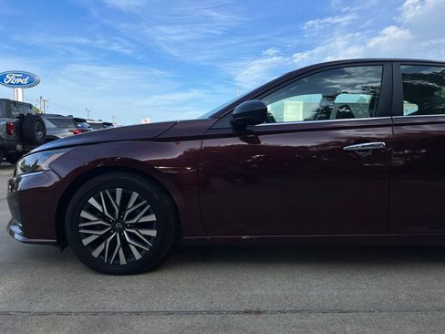 Used 2024 Nissan Altima 2.5 SV image 29