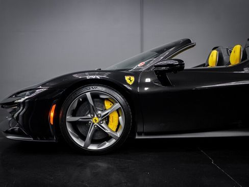 Used 2025 Ferrari SF90 Spider AWD/4WD image 5