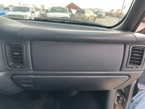 Used 2001 Chevrolet Silverado 2500 LS image 20