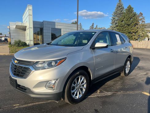 Used 2020 Chevrolet Equinox LT w/ Driver Convenience Package image 1