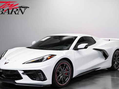 Used 2025 Chevrolet Corvette Stingray Preferred Conv w/ Z51 Performance Package RWD image 9