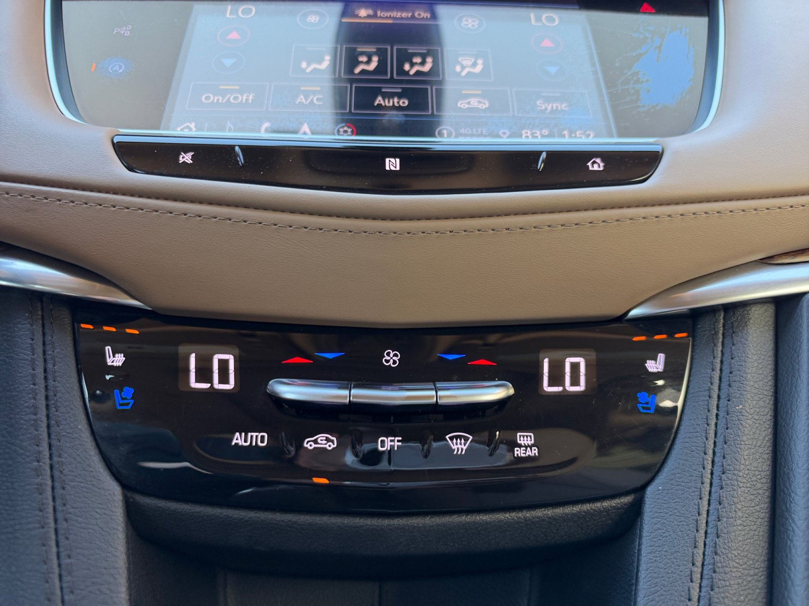 Used 2021 Cadillac XT5 Premium Luxury w/ Platinum Package AWD/4WD image 11