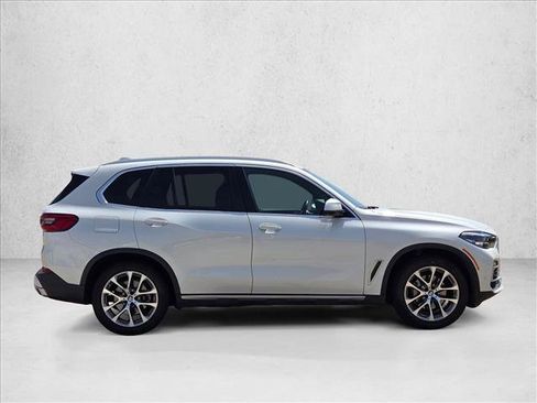 Used 2019 BMW X5 xDrive40i w/ Premium Package 2 AWD/4WD image 4