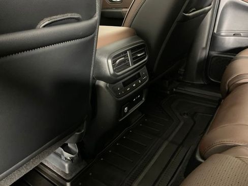 Used 2025 Honda Pilot Elite image 18