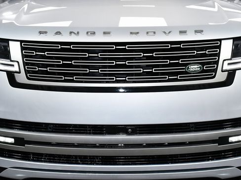 Used 2025 Land Rover Range Rover SE image 85