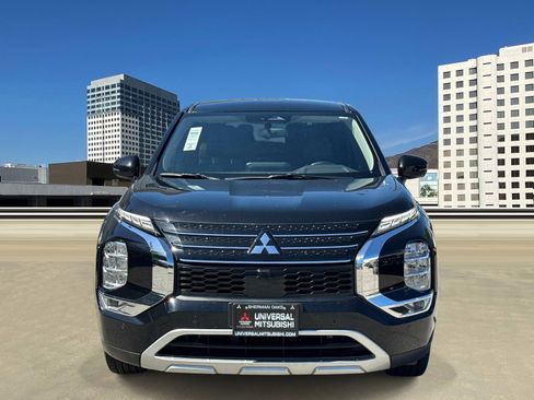 Used 2024 Mitsubishi Outlander FWD image 2