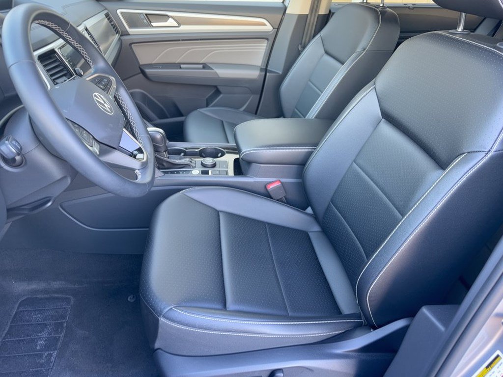 Used 2023 Volkswagen Atlas SE w/ Panoramic Sunroof Package AWD/4WD image 5