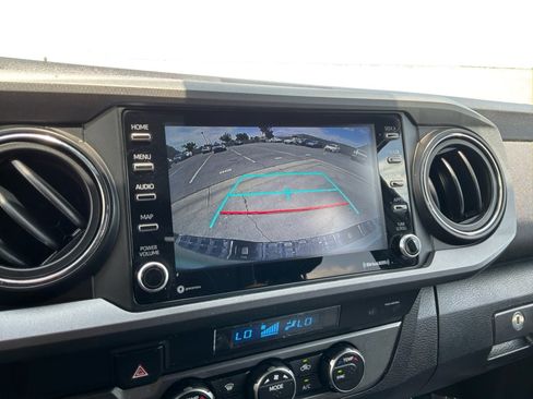 Used 2022 Toyota Tacoma TRD Off-Road w/ Technology Package AWD/4WD image 13