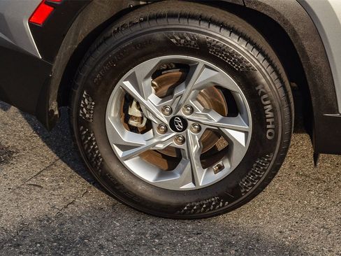 Certified 2023 Hyundai Tucson SE image 9