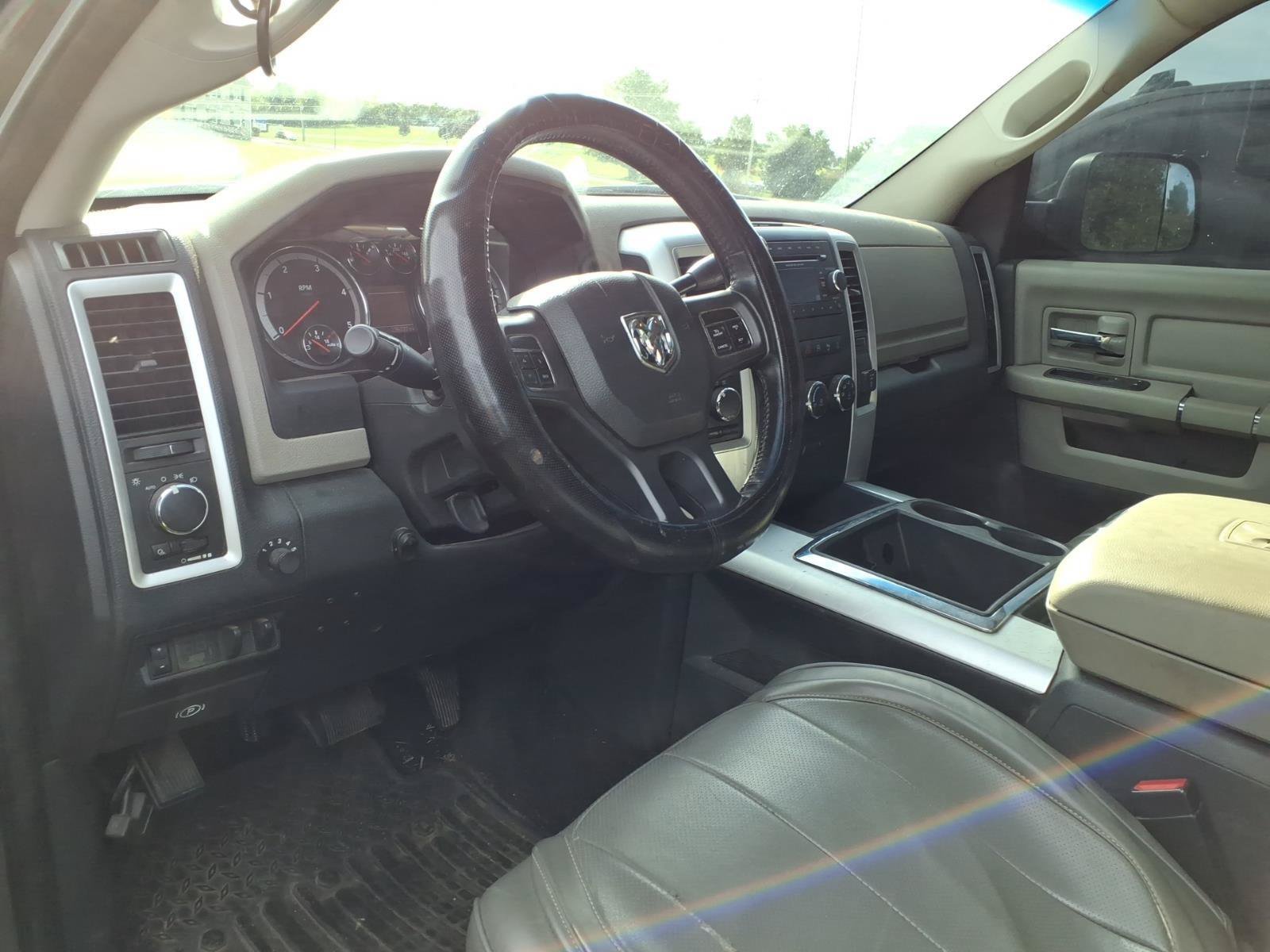 Used 2012 RAM 2500 SLT w/ Technology Group AWD/4WD image 5