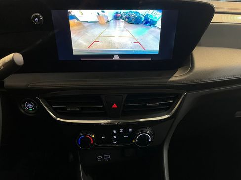 Used 2025 Buick Encore GX Preferred image 17