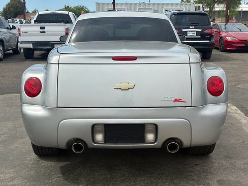 Used 2005 Chevrolet SSR w/ Preferred Equipment Group RWD image 7