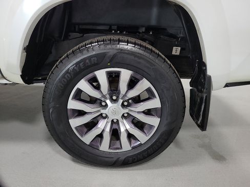 Certified 2021 Toyota Tacoma Limited image 8