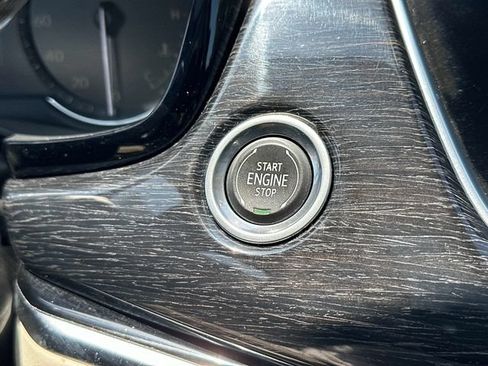 Used 2020 Cadillac XT6 Premium Luxury AWD/4WD image 28