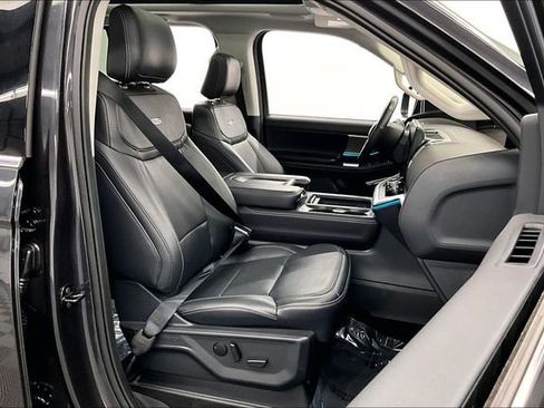 Used 2025 Ford Expedition Max Platinum w/ Driver's Package AWD/4WD image 8