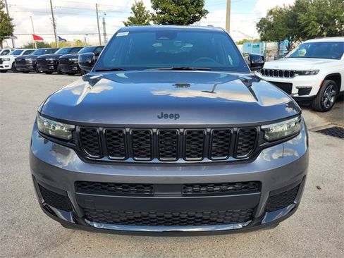 New 2025 Jeep Grand Cherokee L Altitude image 21