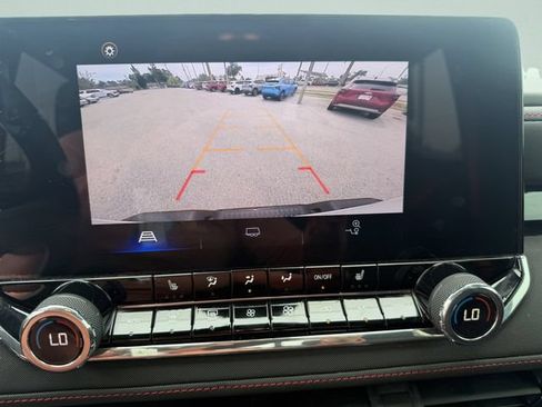 Used 2023 Chevrolet Colorado Z71 w/ Z71 Convenience Package 2 AWD/4WD image 25