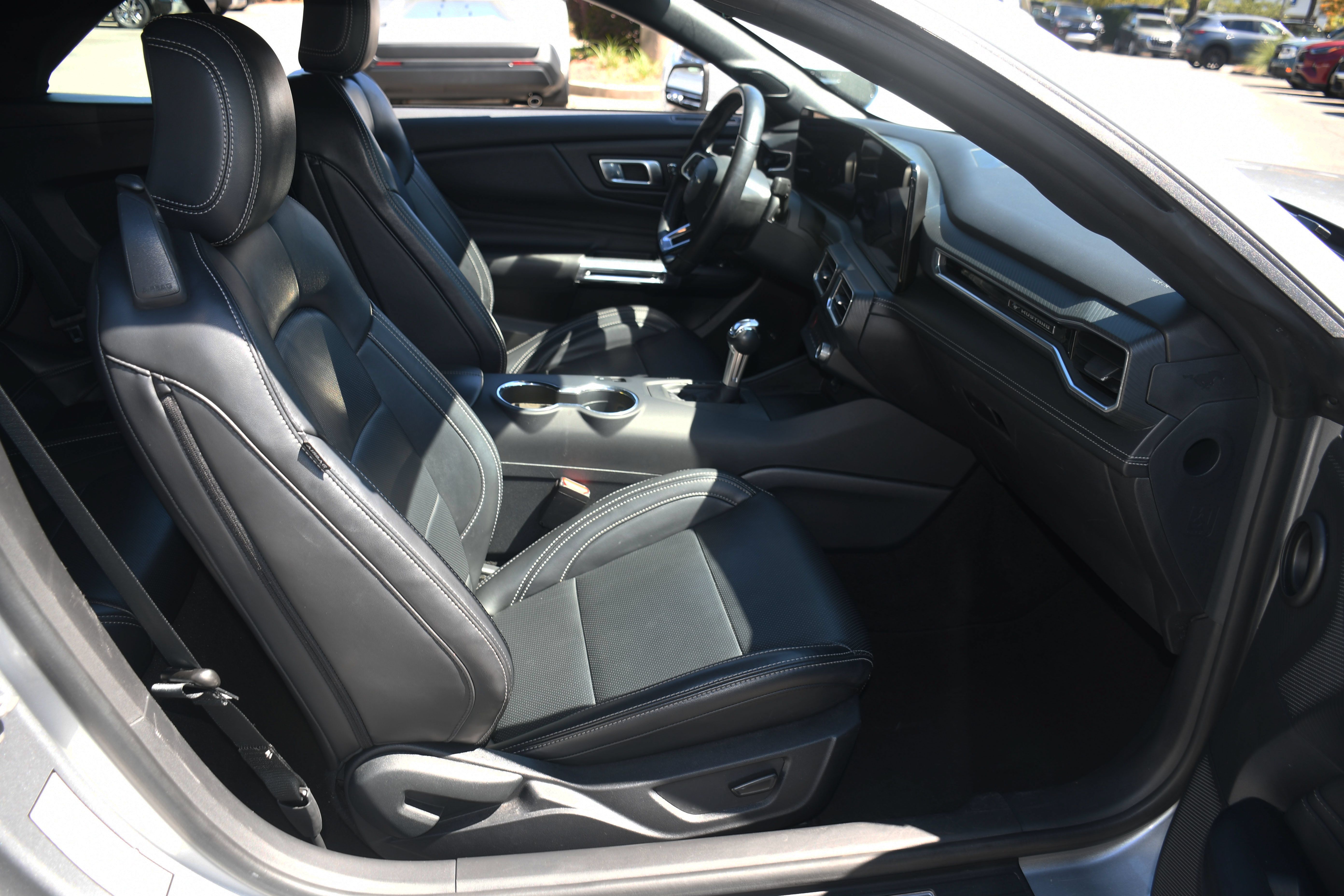 Used 2025 Ford Mustang Premium RWD image 18