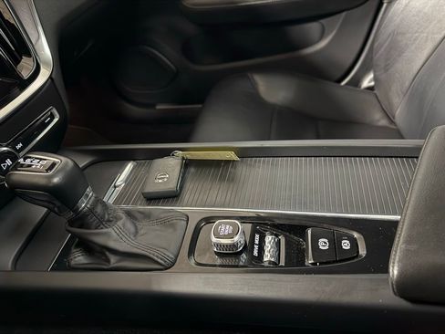 Used 2020 Volvo S60 T5 Momentum w/ Protection Package Premier image 15