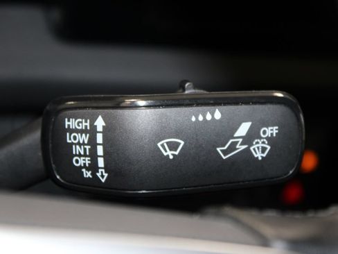 Used 2025 Volkswagen Jetta Sport FWD image 38