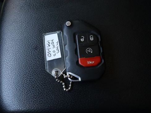 Used 2020 Jeep Wrangler Unlimited Sport AWD/4WD image 33